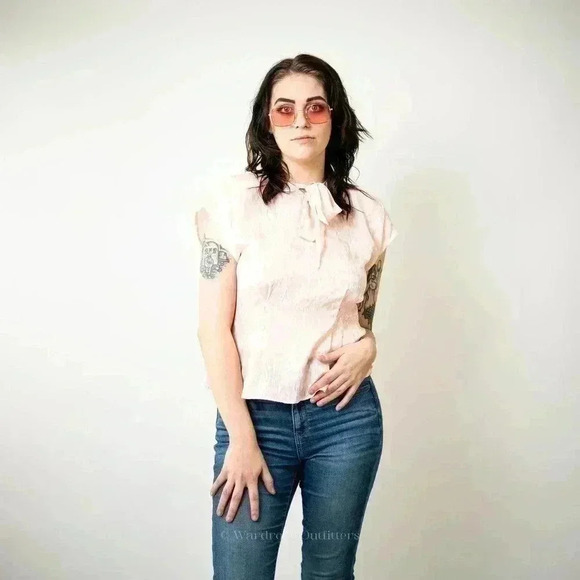 Vintage 80s Pastel Pink Short Sleeve Bow Tie Button Up Blouse - Picture 2 of 11